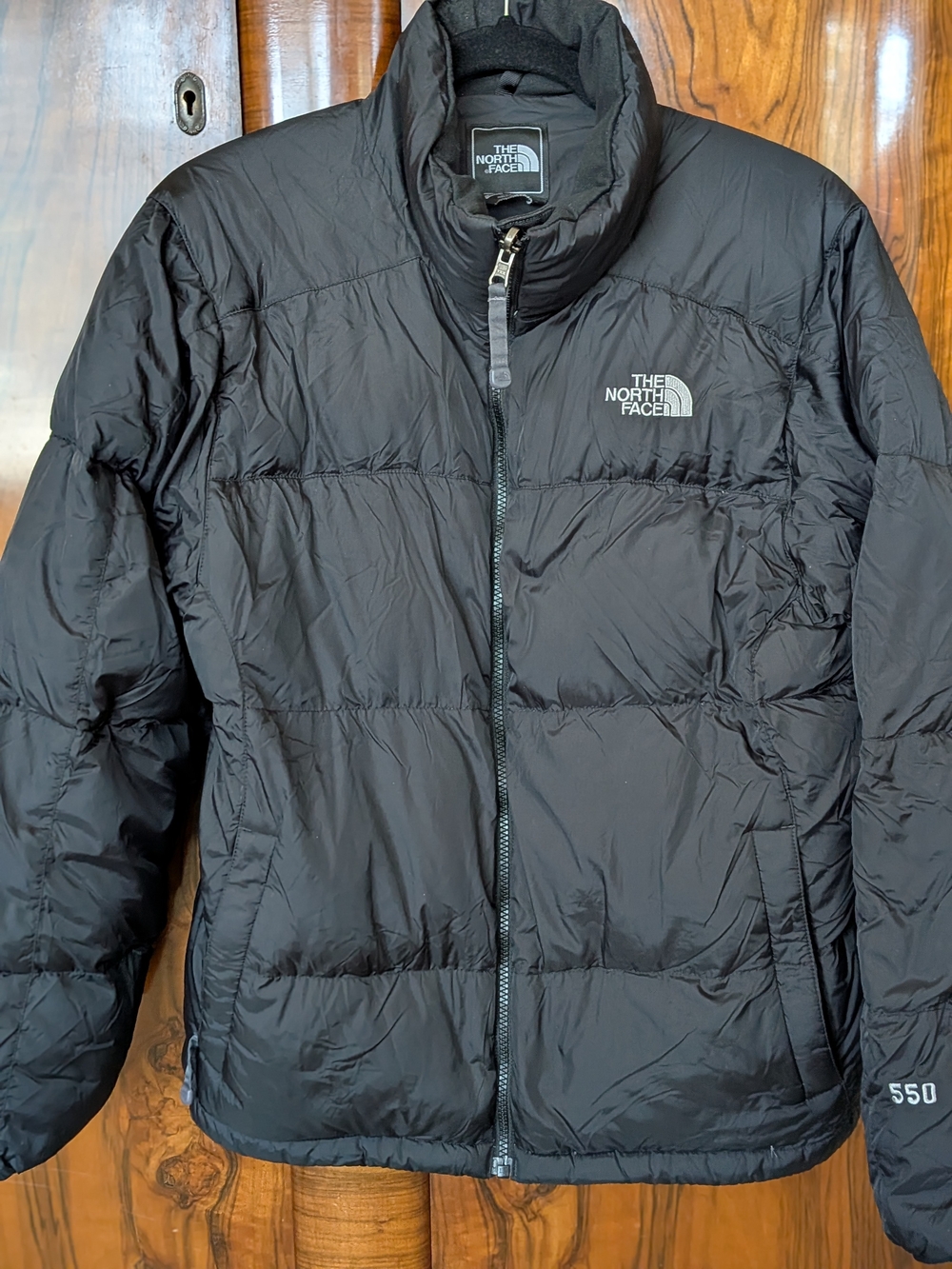 The North Face Men's Black 550 Puffer Jacket (Unisex)